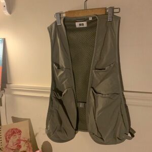 Uniqlo U Olive Green Utility Vest